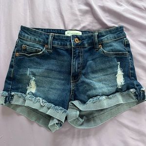 Women’s mid rise shorts